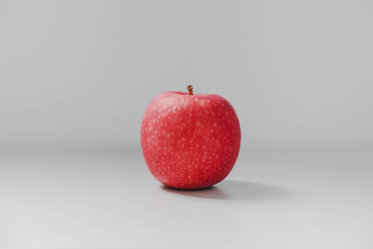 Ingang van een middelbare school op de eerste schooldag
